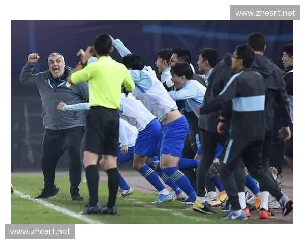 恒大与苏宁激战正酣 上演中超巅峰对决精彩纷呈 恒大与苏宁激战正酣 上演中超巅峰对决精彩纷呈